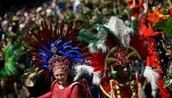 Bunter Umzug zum Karneval der Kulturen in Berlin - 1500 Polizeikräfte im Einsatz