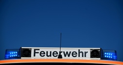 Per Leiter in Wohnung geklettert - Frau in Bayern schickt Feuerwehrmann wieder weg
