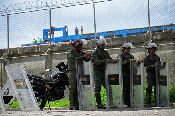 Bild vergr&ouml;&szlig;ern: Nach Foltervorwürfen: Gefängnisdirektor in Venezuela entlassen
