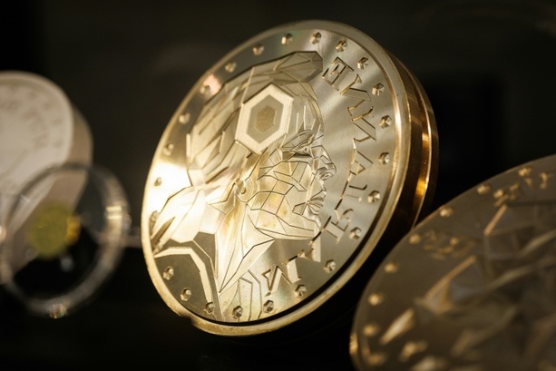 Bild vergr&ouml;&szlig;ern: Pariser Münzprägeanstalt bietet Goldmünzen mit Marianne-Porträt