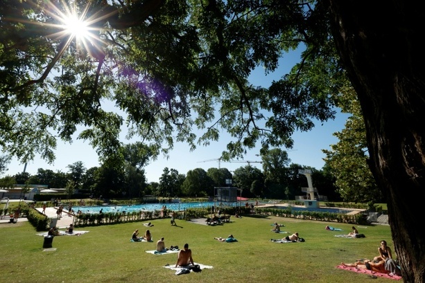 Bild vergr&ouml;&szlig;ern: Vierjähriger Junge ertrinkt in Ludwigshafener Freibad