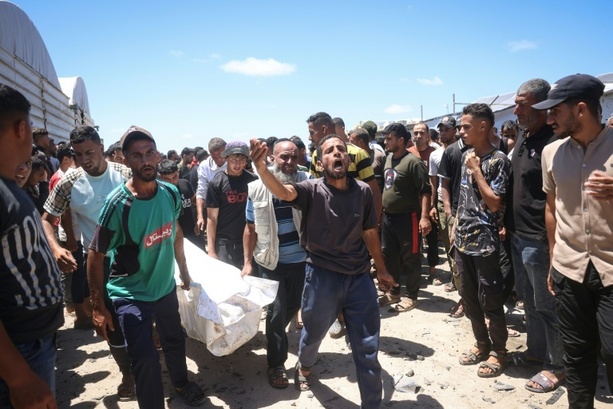 Bild vergr&ouml;&szlig;ern: Zivilschutz: Sieben Tote bei israelischen Angriffen im Gazastreifen