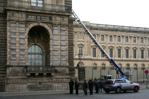 Bild vergr&ouml;&szlig;ern: Juwelenraub im Louvre soll verfilmt werden