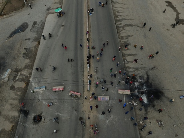 Bild vergr&ouml;&szlig;ern: Massenprotest in Bolivien: Parlament macht Weg frei für Einsatz der Armee