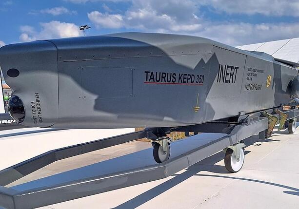 Bild vergr&ouml;&szlig;ern: Röttgen pocht auf Taurus-Lieferung an Ukraine