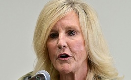 Künstliche Intelligenz: US-Aktivistin Erin Brockovich warnt vor Datenzentren