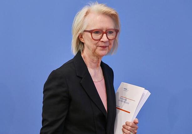 Bild vergr&ouml;&szlig;ern: Schnitzer fordert stärkeren Fokus auf KI-Debatte