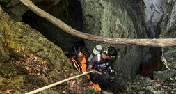 Retter: Fünf Vermisste in Höhle in Laos lebend gefunden