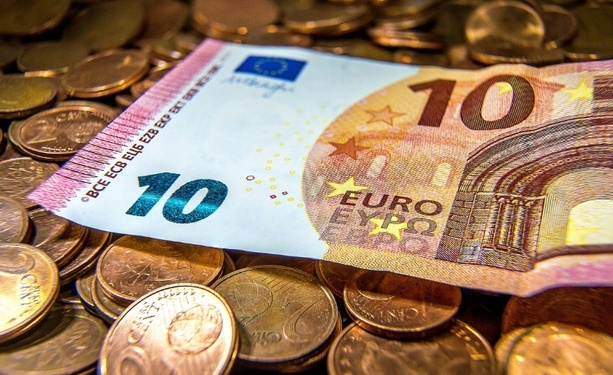Bild vergr&ouml;&szlig;ern: Statistik: Ausgaben für Sozialleistungen erneut gestiegen