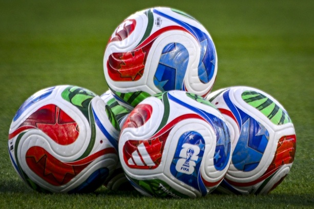 Bild vergr&ouml;&szlig;ern: Gericht: Schmerzensgeld für Fußballtorwart nach Verletzung durch Gegenspieler