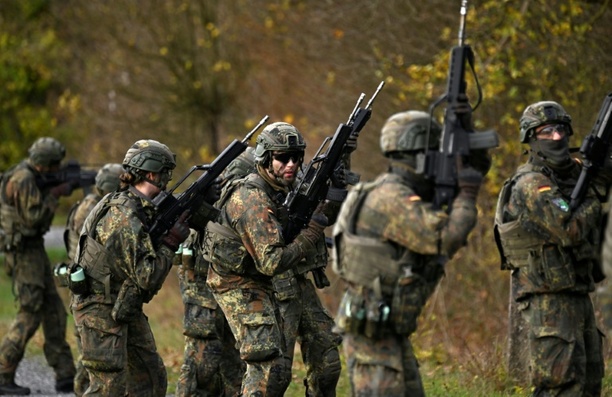 Bild vergr&ouml;&szlig;ern: Bericht: Bundeswehr-Sondervermögen wird ohne Bundestags-Kontrolle ausgegeben