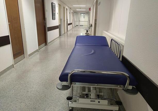 Bild vergr&ouml;&szlig;ern: Kliniken: 74 Prozent bewerten Lage als unbefriedigend