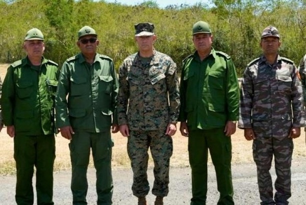 Bild vergr&ouml;&szlig;ern: Inmitten von Spannungen: Militärvertreter der USA und Kubas treffen sich in Guantanamo