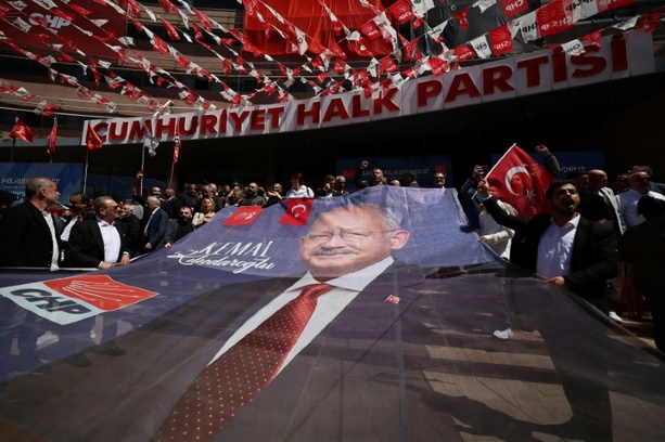 Bild vergr&ouml;&szlig;ern: Türkische Oppositionspartei CHP nach Absetzung ihres Vorsitzenden zunehmend gespalten