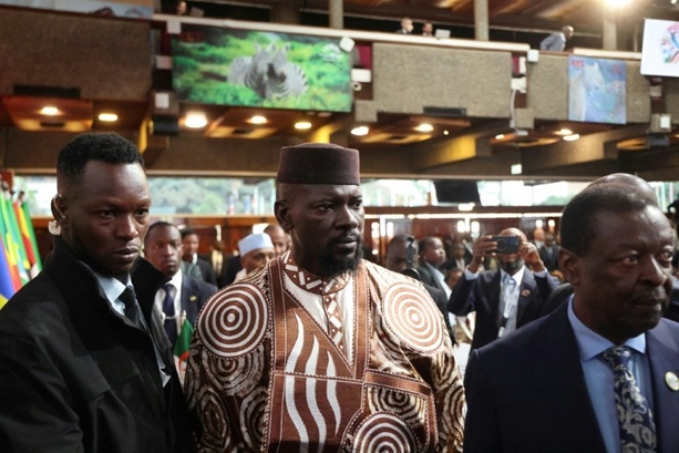 Bild vergr&ouml;&szlig;ern: Bürger in Guinea wählen neues Parlament - Opposition boykottiert Urnengang