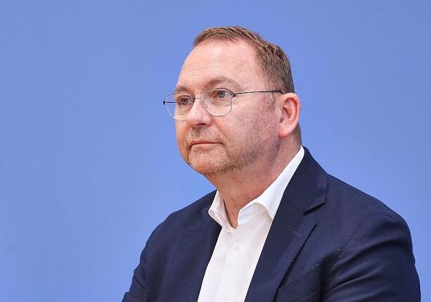 Bild vergr&ouml;&szlig;ern: Werneke zieht rote Linien für Reformpaket