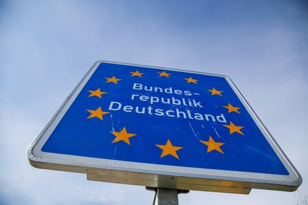 Bild vergr&ouml;&szlig;ern: Nettozuwanderung nach Deutschland erneut deutlich gesunken