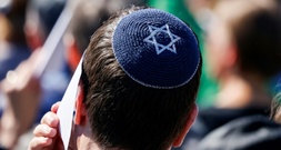 Antisemitischer Aushang an Geschäft in Flensburg: Bewährungsstrafe für Inhaber