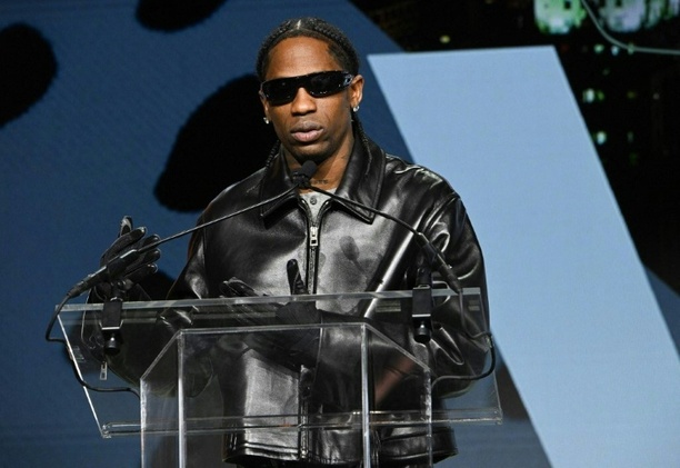 Bild vergr&ouml;&szlig;ern: Nur 20 Minuten aufgetreten: Fans in Istanbul pfeiffen US-Rapper Travis Scott aus