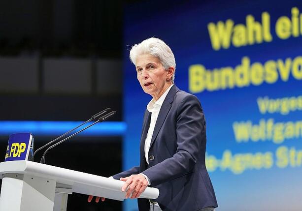 Bild vergr&ouml;&szlig;ern: Strack-Zimmermann: Kandidatur erst zwei Tage vorher beschlossen