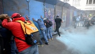 Zehn Tage vor der WM: Mexikos Polizei setzt Tränengas gegen Demonstranten ein