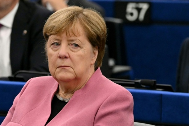 Bild vergr&ouml;&szlig;ern: Bundesumweltministerium feiert 40. Geburtstag - Merkel hält Festrede