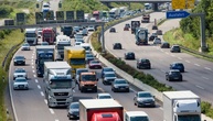 Verkehrsminister Schnieder startet Stellplatz-Informationsdienst für Lkw-Fahrer