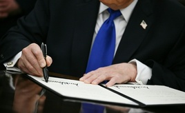 KI-Risiken: Trump verzichtet auf Regeln für Tech-Konzerne