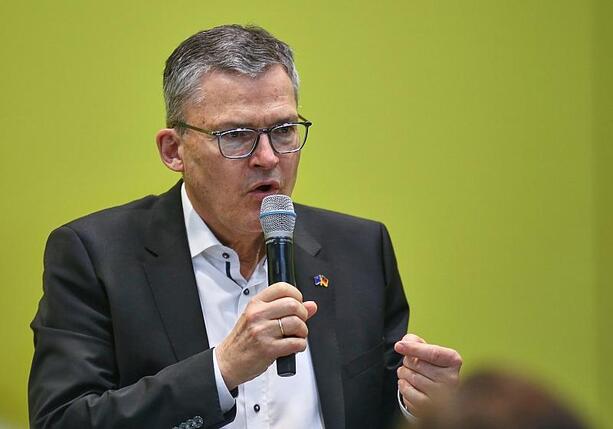 Bild vergr&ouml;&szlig;ern: Kiesewetter kritisiert Teilnehmer von russischem Wirtschaftsforum