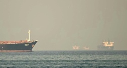 US-Armee meldet Raketenangriff auf Schiff mit Ziel Iran