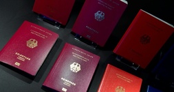 Zahl der Einbürgerungen 2025 auf neuen Höchststand gestiegen