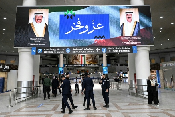 Bild vergr&ouml;&szlig;ern: Kuwait: Verletzte und Schäden bei iranischem Drohnenangriff auf internationalen Flughafen