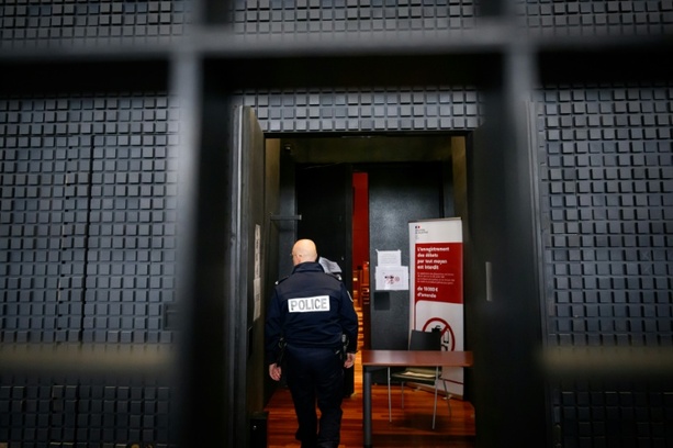 Bild vergr&ouml;&szlig;ern: Lebenslange Haft für deutschen Maskenmann wegen Mordes in Frankreich