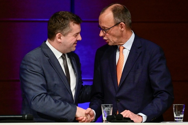 Bild vergr&ouml;&szlig;ern: CDU sagt Präsidiumsklausur in Sachsen-Anhalt ab - Merz macht aber Wahlkampf