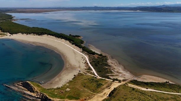 Bild vergr&ouml;&szlig;ern: Albanien: Neue Proteste gegen Bauprojekt von Trump-Schwiegersohn in Naturschutzgebiet
