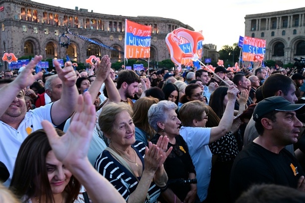 Bild vergr&ouml;&szlig;ern: Richtungsweisende Parlamentswahl in Armenien