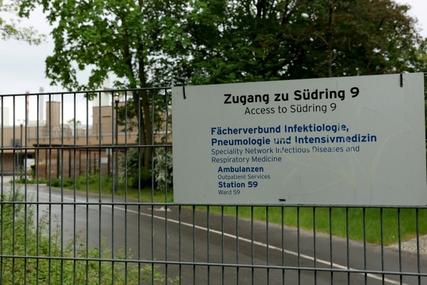 Bild vergr&ouml;&szlig;ern: Charité: Ebola-Patient gesund aus Krankenhaus entlassen