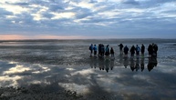 Hubschraubereinsatz: Drei Wanderinnen aus Watt vor St. Peter Ording gerettet