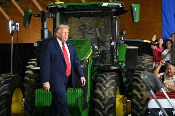 Bild vergr&ouml;&szlig;ern: Sie sind unaufrichtig oder dumm: Trump verlässt wutentbrannt Interview
