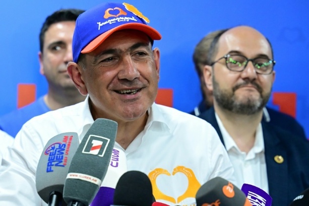 Bild vergr&ouml;&szlig;ern: Armenien: Pro-Europäer Paschinjan gewinnt Wahl - Moskau beklagt westliche Einmischung