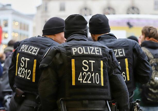 Bild vergr&ouml;&szlig;ern: GdP pocht auf Aufrüstung der Polizei