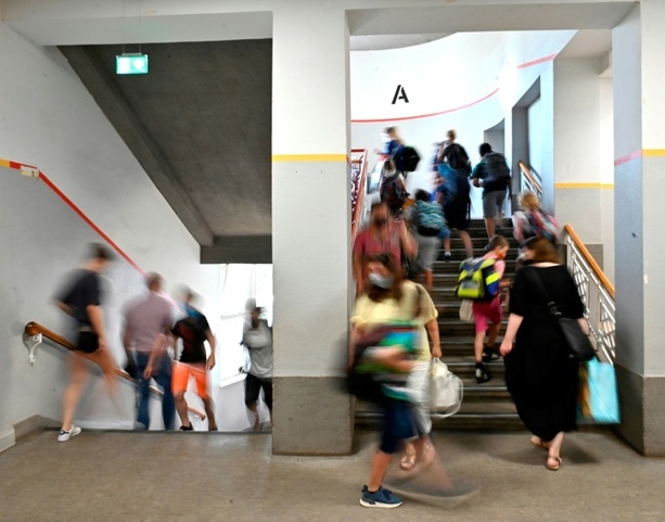 Bild vergr&ouml;&szlig;ern: Gericht: Privatschule muss Schülerin nach Fehlzeiten nicht erneut aufnehmen