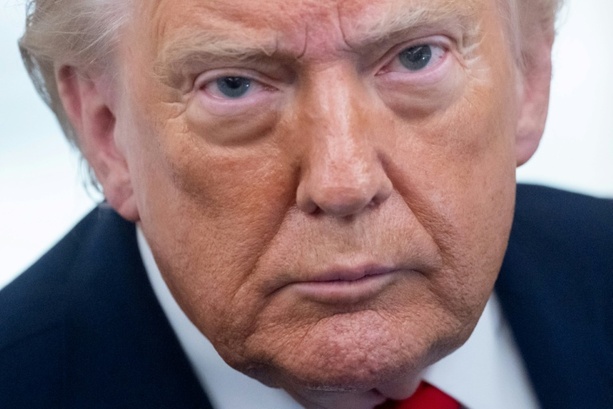 Bild vergr&ouml;&szlig;ern: Trump kündigt Vergeltung gegen den Iran nach Hubschrauber-Abschuss an