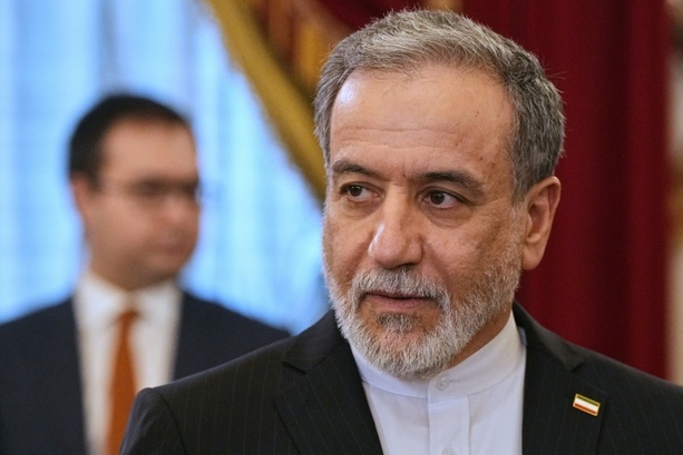 Bild vergr&ouml;&szlig;ern: Iran meldet Drohnenangriff auf US-Stützpunkt in Bahrain