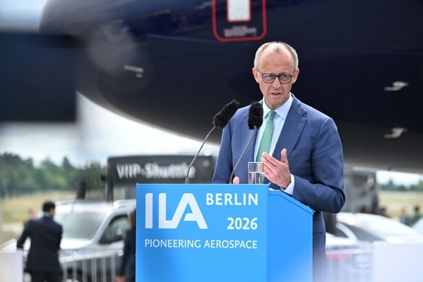Bild vergr&ouml;&szlig;ern: Nach Kampfjet-Aus: Merz will mit Frankreich weiter an Luftkampfsystem arbeiten