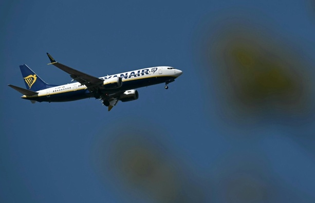 Bild vergr&ouml;&szlig;ern: Gebühr für Familiensitzplatz: Britische Aufsicht prüft Ryanair-Buchungsvorschrift