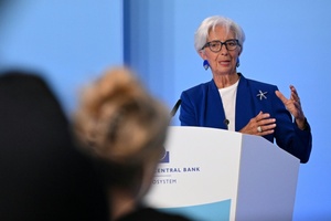 EZB hebt Leitzinsen erstmals seit 2023 wieder an - Einlagenzins bei 2,25 Prozent