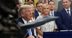 Trump stellt baldige Vereinbarung mit dem Iran in Aussicht und sagt Angriffe ab