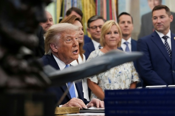 Bild vergr&ouml;&szlig;ern: Trump stellt baldige Vereinbarung mit dem Iran in Aussicht und sagt Angriffe ab
