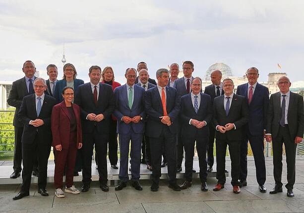 Bild vergr&ouml;&szlig;ern: Noch kein Nachfolgetermin für Reform-Gipfel geplant